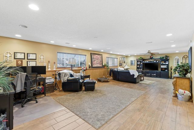 10403 W Hayden Ct, Wichita, KS 67209