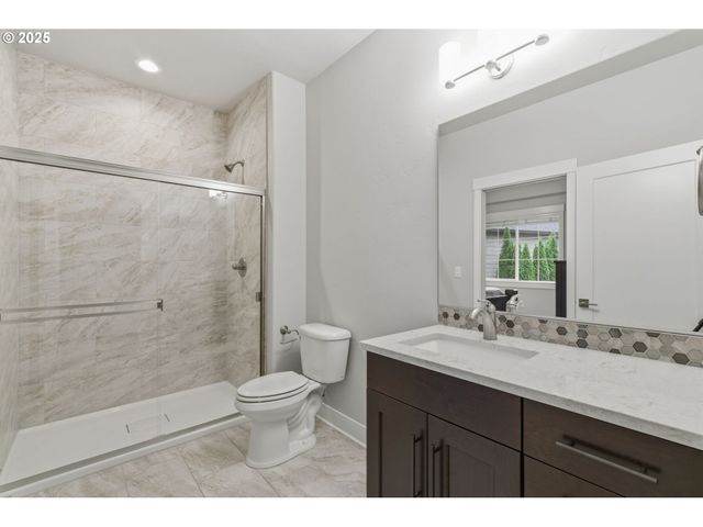 3228 Nw HOOD Ct, Camas, WA 98607