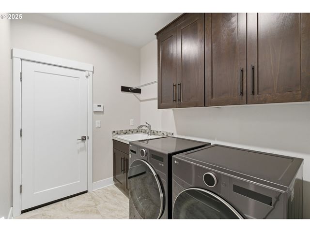 3228 Nw HOOD Ct, Camas, WA 98607