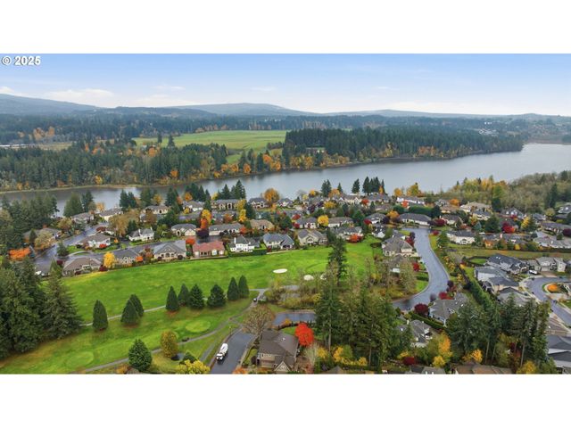 3228 Nw HOOD Ct, Camas, WA 98607