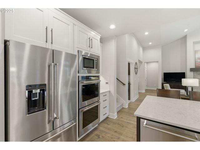 3228 Nw HOOD Ct, Camas, WA 98607