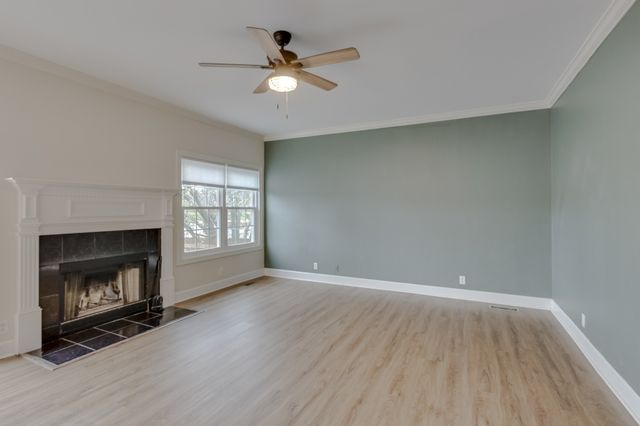 2167 Oak Hill Dr, Murfreesboro, TN 37130