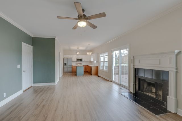 2167 Oak Hill Dr, Murfreesboro, TN 37130