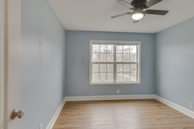 2167 Oak Hill Dr, Murfreesboro, TN 37130
