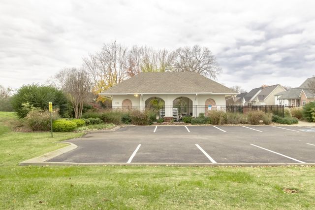 2167 Oak Hill Dr, Murfreesboro, TN 37130