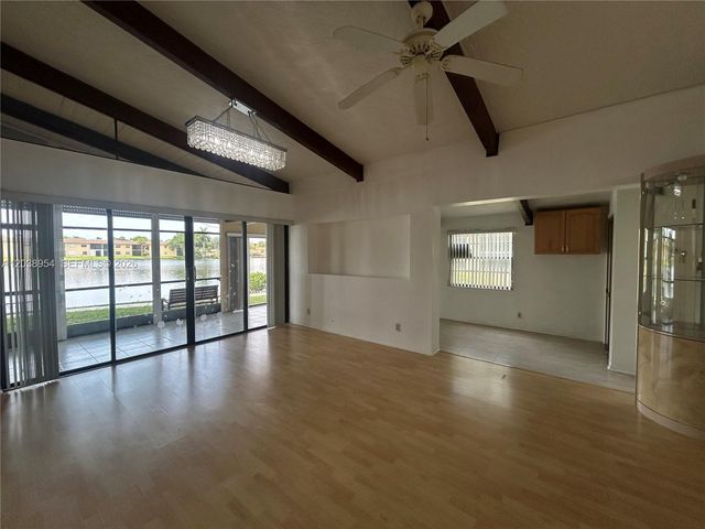 416 Briarwood Circle 224, Hollywood, FL 33024