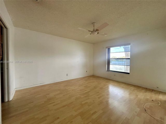 416 Briarwood Circle 224, Hollywood, FL 33024
