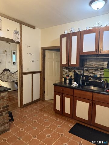 286 Crown Street, Meriden, CT 06450