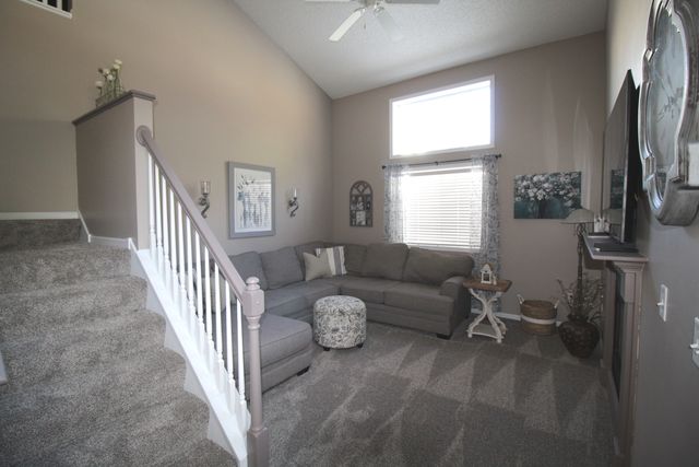 6879 Pine Crest Trail S, Cottage Grove, MN 55016