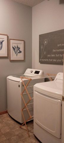 6879 Pine Crest Trail S, Cottage Grove, MN 55016