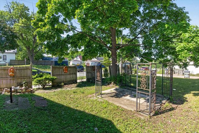 4701 N 30th STREET, Milwaukee, WI 53209
