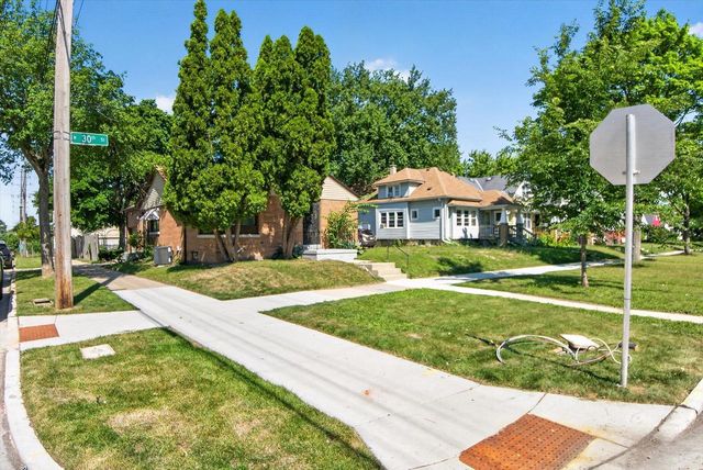 4701 N 30th STREET, Milwaukee, WI 53209