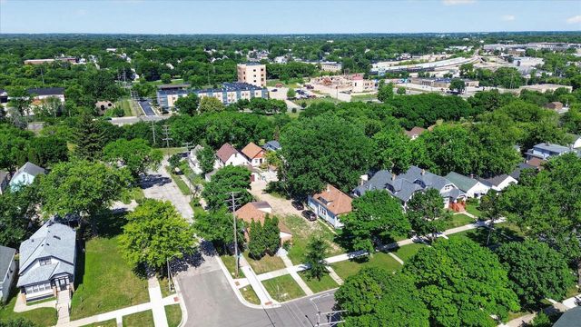 4701 N 30th STREET, Milwaukee, WI 53209