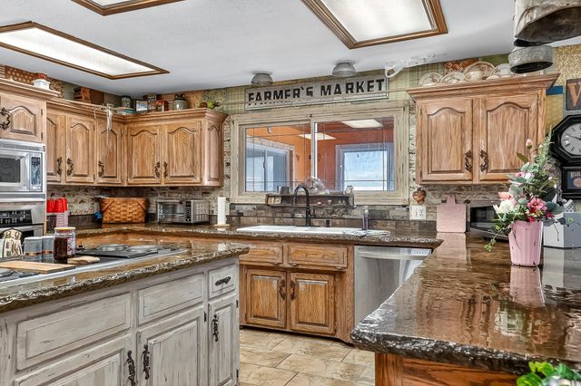 1819 Pleasant Hill Road, Seymour, MO 65746