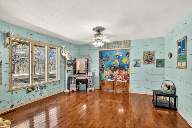 1819 Pleasant Hill Road, Seymour, MO 65746