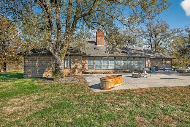 1819 Pleasant Hill Road, Seymour, MO 65746