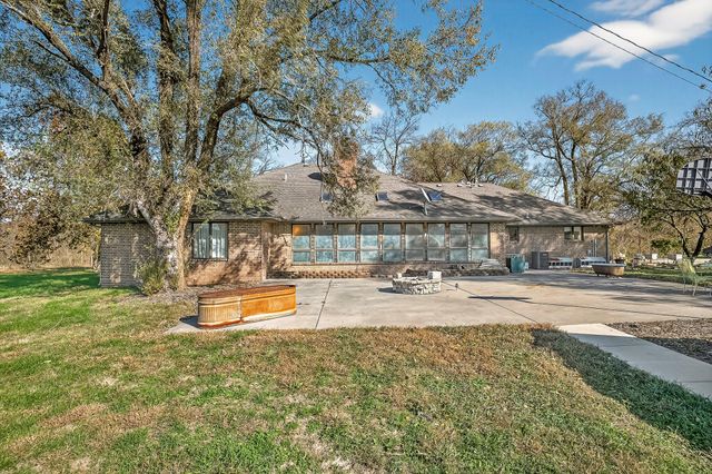1819 Pleasant Hill Road, Seymour, MO 65746