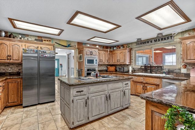 1819 Pleasant Hill Road, Seymour, MO 65746