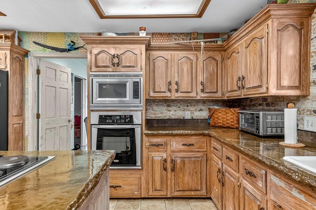 1819 Pleasant Hill Road, Seymour, MO 65746