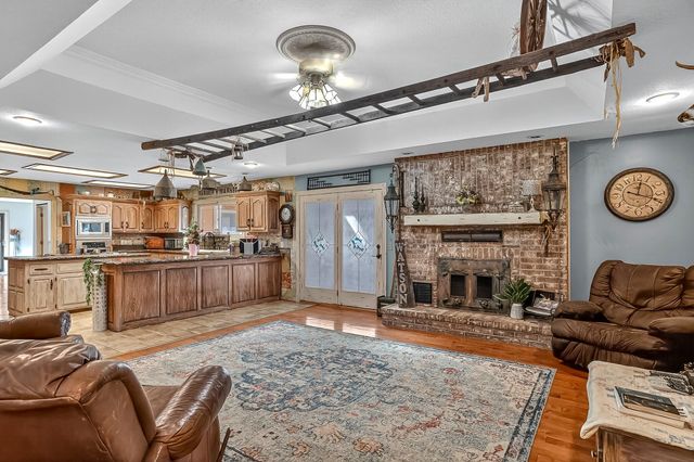 1819 Pleasant Hill Road, Seymour, MO 65746