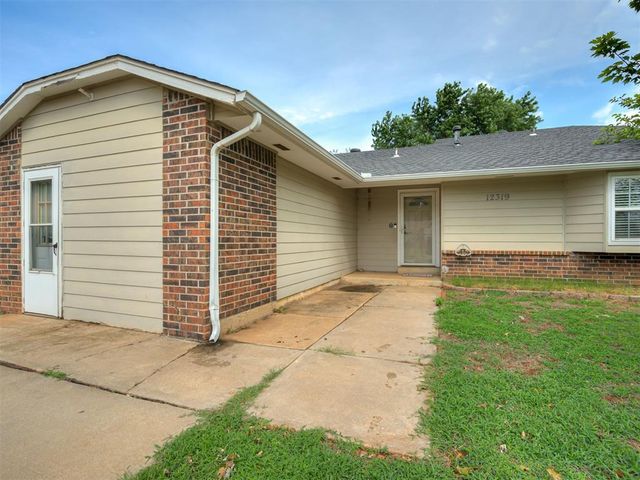 12319 SW 14th Street, Yukon, OK 73099