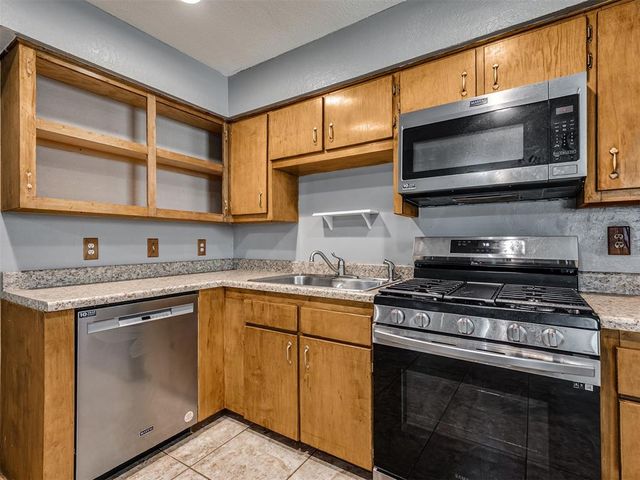 12319 SW 14th Street, Yukon, OK 73099