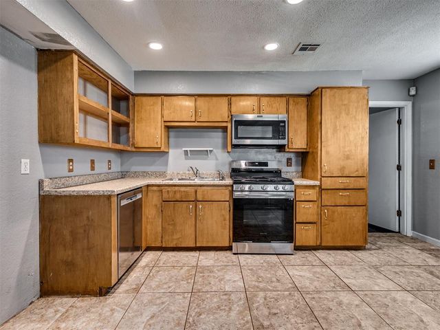 12319 SW 14th Street, Yukon, OK 73099