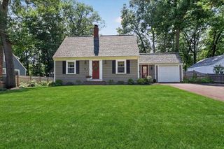 35 Cottage Lane, Weymouth, MA 02188