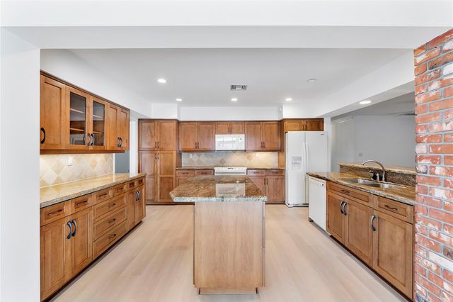 237 NW 92nd Ave, Coral Springs, FL 33071