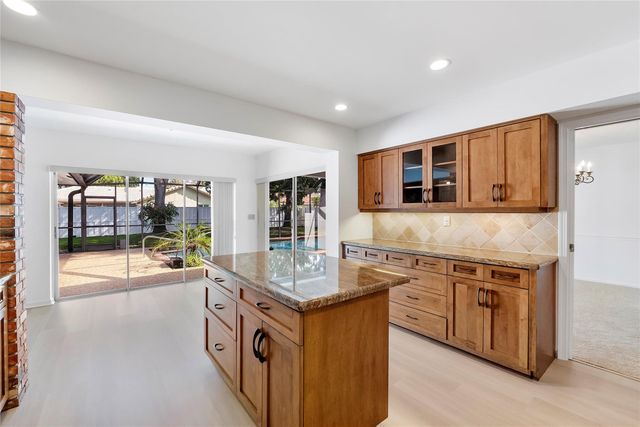 237 NW 92nd Ave, Coral Springs, FL 33071