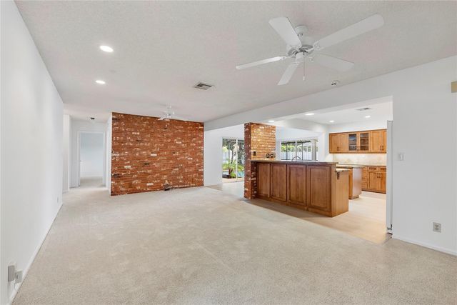 237 NW 92nd Ave, Coral Springs, FL 33071