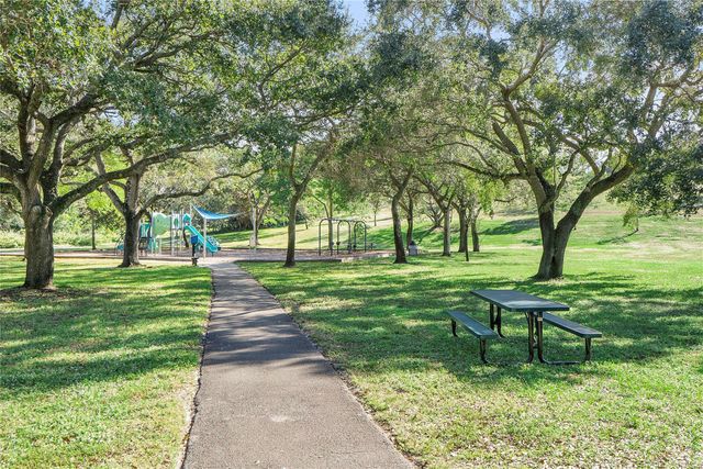 237 NW 92nd Ave, Coral Springs, FL 33071