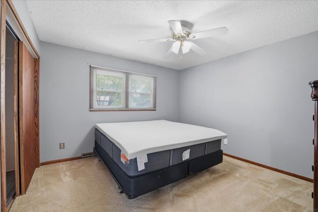 1241 Ingersoll Road, Waterloo, IA 50701