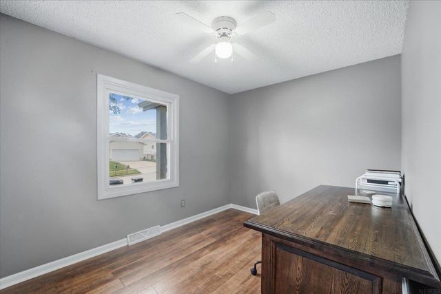 1241 Ingersoll Road, Waterloo, IA 50701