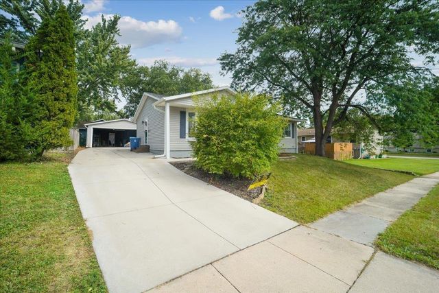 1241 Ingersoll Road, Waterloo, IA 50701