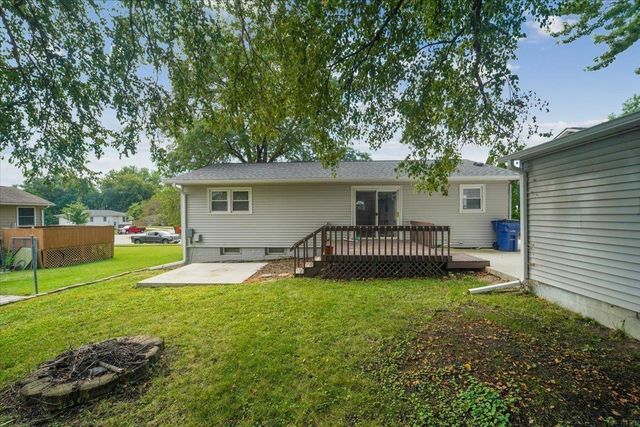 1241 Ingersoll Road, Waterloo, IA 50701