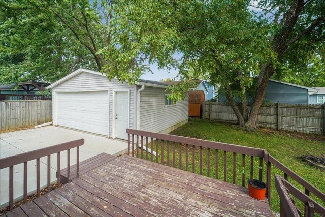 1241 Ingersoll Road, Waterloo, IA 50701