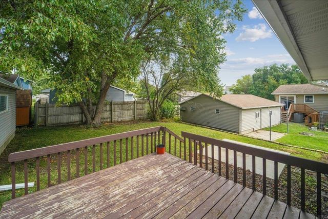 1241 Ingersoll Road, Waterloo, IA 50701