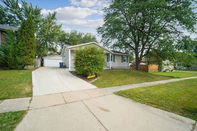 1241 Ingersoll Road, Waterloo, IA 50701