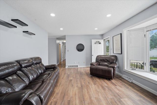 1241 Ingersoll Road, Waterloo, IA 50701