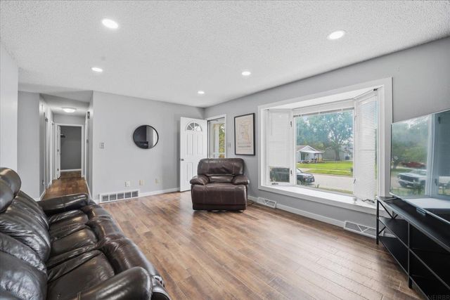 1241 Ingersoll Road, Waterloo, IA 50701