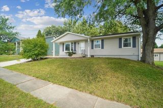 1241 Ingersoll Road, Waterloo, IA 50701