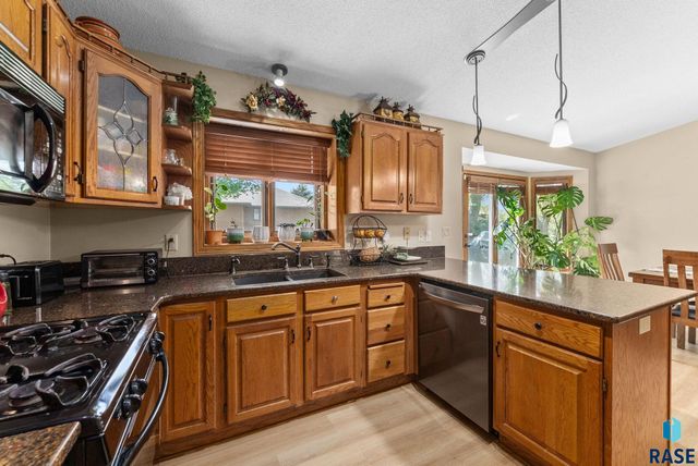 3525 S Matthew Dr Drive, Sioux Falls, SD 57103