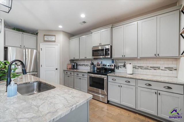 5 star moss Court, Kathleen, GA 31047
