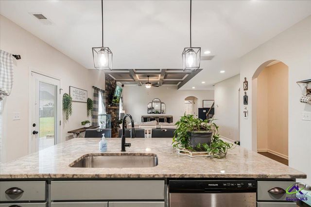 5 star moss Court, Kathleen, GA 31047