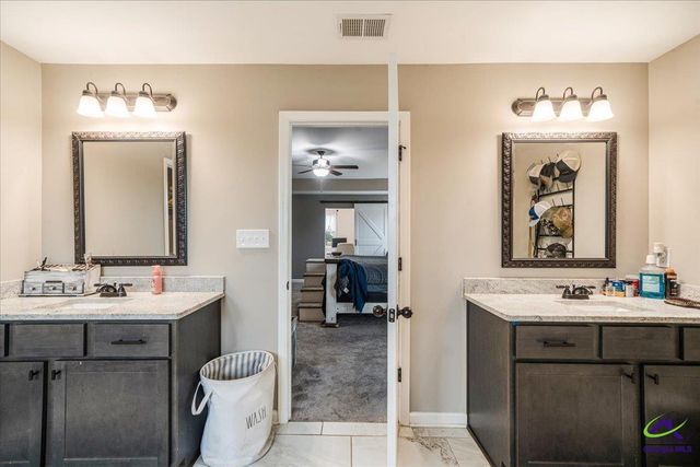 5 star moss Court, Kathleen, GA 31047