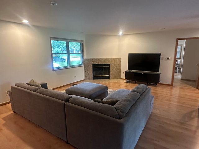 17131 Ozark Avenue, Tinley Park, IL 60477