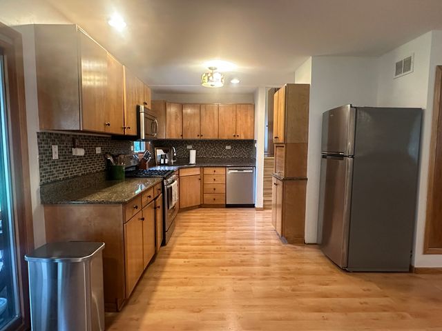 17131 Ozark Avenue, Tinley Park, IL 60477
