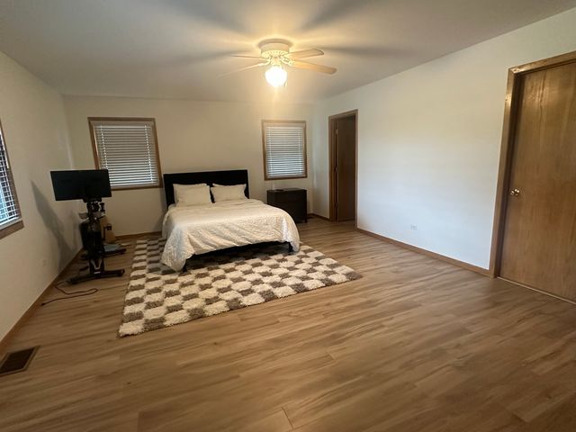 17131 Ozark Avenue, Tinley Park, IL 60477