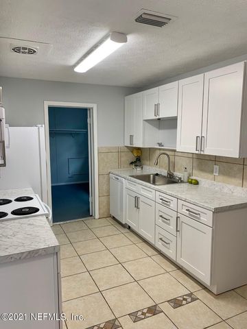 8009 ARBLE Drive, Jacksonville, FL 32211